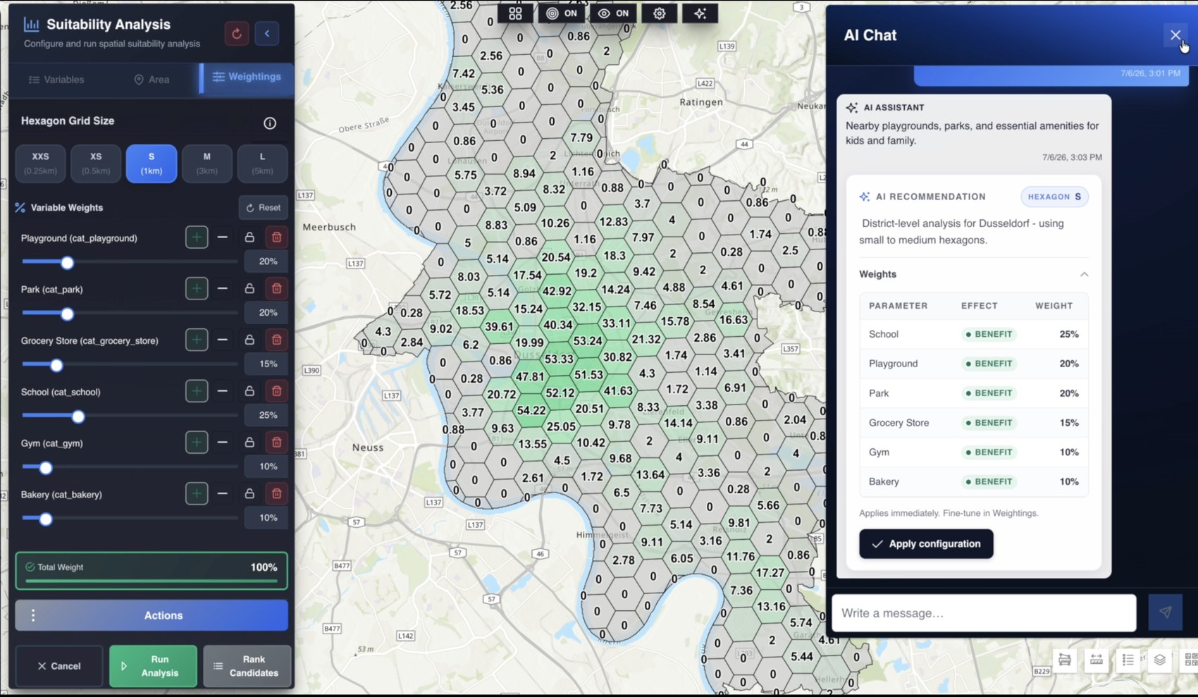 Dagnext.ai: links die gewichteten Kriterien, in der Mitte die bewerteten Hexagone auf der Karte, rechts die KI-Empfehlung